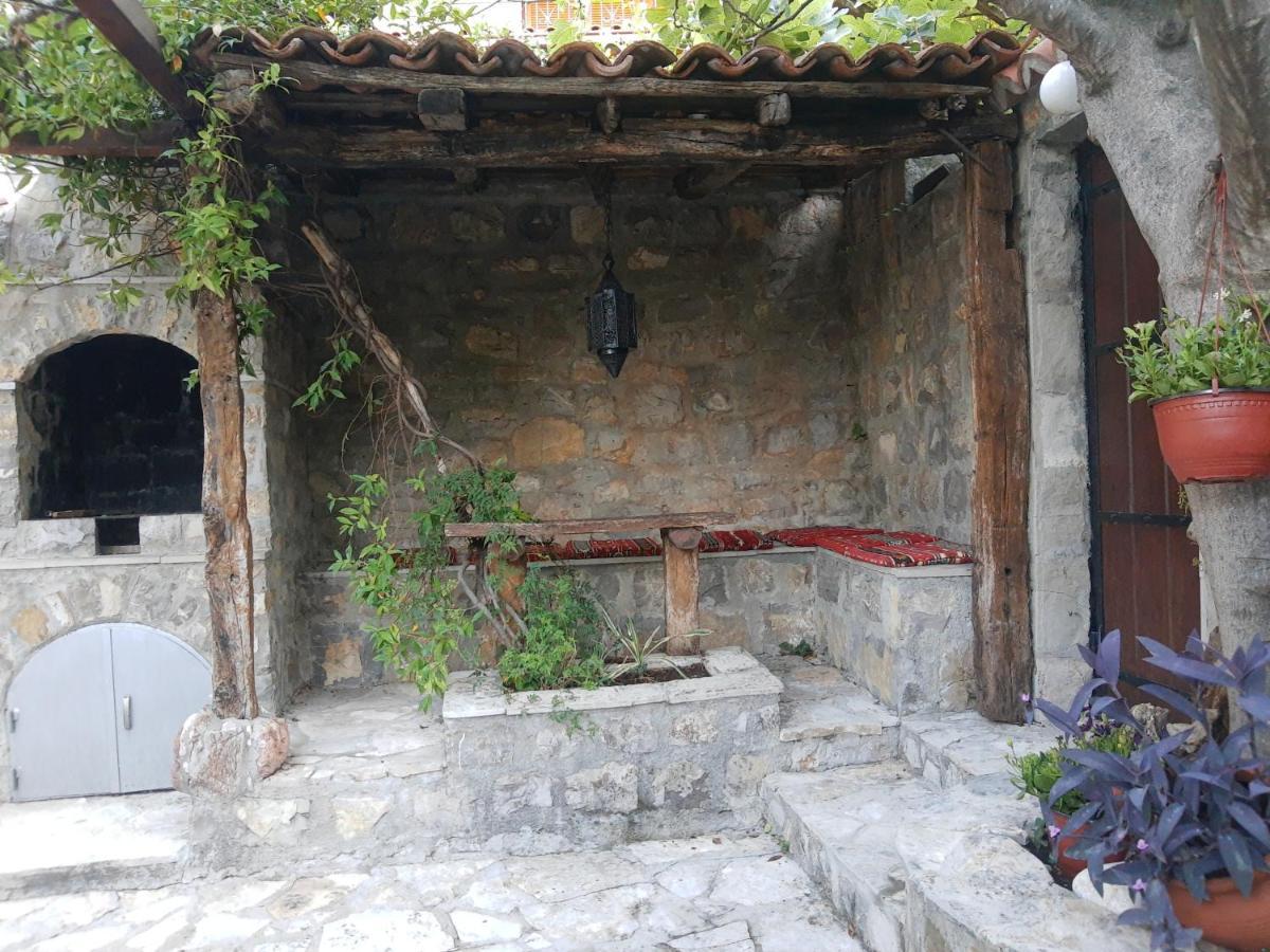 Sea-Side Old Stone Villa With A Private Garden Budva Exterior photo